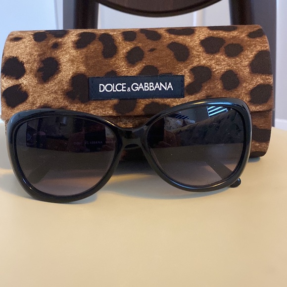 Dolce and Gabbana sunglasses with original case - Picture 2 of 5